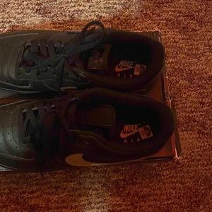 Black Air Force 1. Removable swoosh